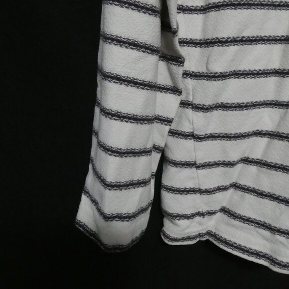 CLUB MONACO | medium | 100% Cotton | White Striped Textured V-Neck Sweater - Picture 12 of 16